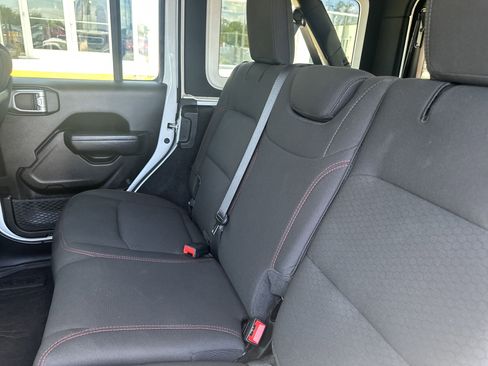 Used 2022 Jeep Wrangler Unlimited Rubicon w/ LED Lighting Group image 22