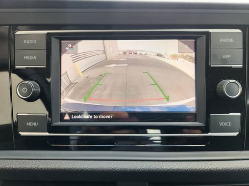 Used 2023 Volkswagen Jetta SE image 17