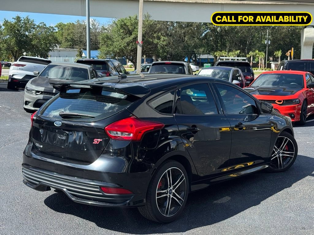 Used 2017 Ford Focus ST FWD image 4