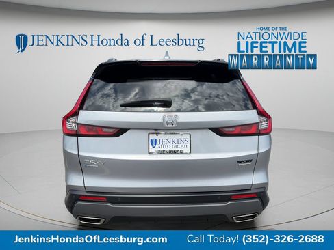 Used 2024 Honda CR-V Sport Touring image 4
