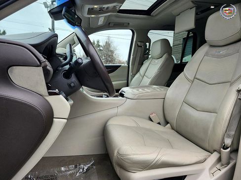 Used 2015 Cadillac Escalade Premium image 10