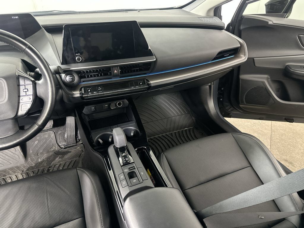 Used 2023 Toyota Prius XLE FWD image 21