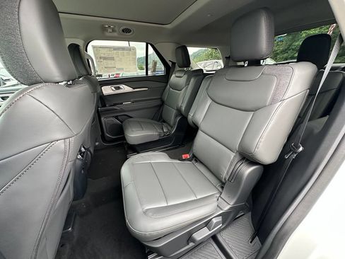New 2026 Ford Explorer Active w/ Active Comfort Package AWD/4WD image 18