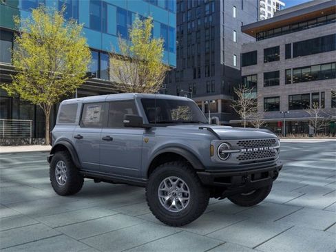 New 2025 Ford Bronco Badlands image 7