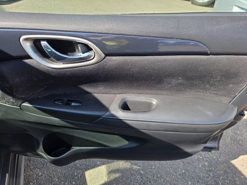 Used 2019 Nissan Sentra SR FWD image 13