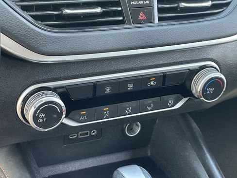 Used 2019 Nissan Altima 2.5 SR FWD image 29
