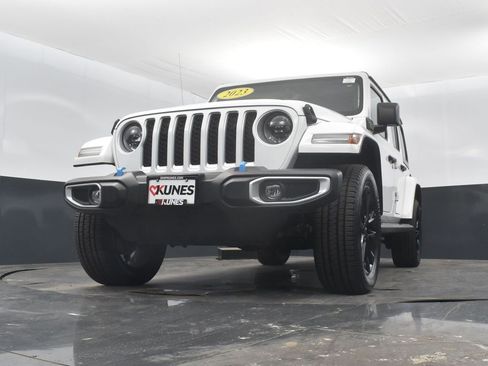 Used 2023 Jeep Wrangler Unlimited Sahara image 39