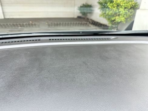 Used 2025 Nissan Versa SV image 18