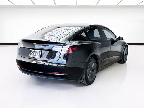 Used 2023 Tesla Model 3 Standard Range image 4