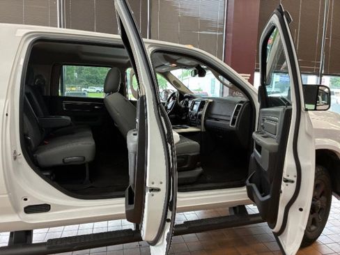 Used 2017 RAM 3500 Big Horn w/ Sport Appearance Group image 37