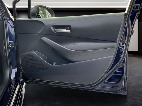 Used 2020 Toyota Corolla LE image 18