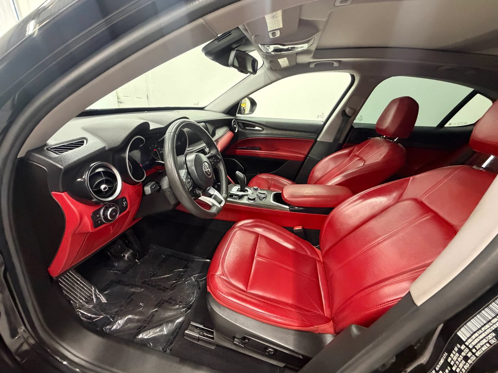 Used 2020 Alfa Romeo Stelvio Ti AWD/4WD image 14