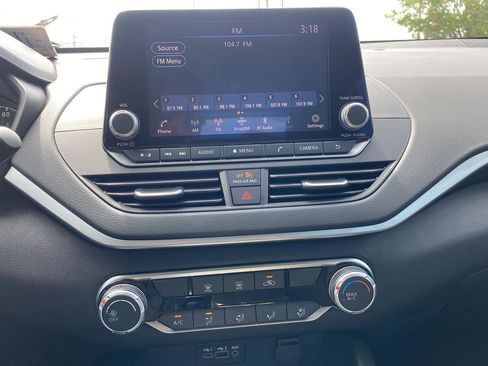 Used 2025 Nissan Altima 2.5 S FWD image 21