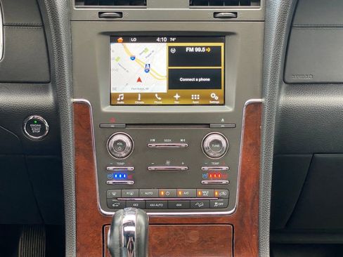 Used 2016 Lincoln Navigator Select AWD/4WD image 25