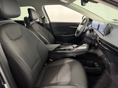 Used 2024 Kia EV6 Light RWD image 32
