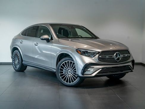 Used 2024 Mercedes-Benz GLC 300 4MATIC image 9