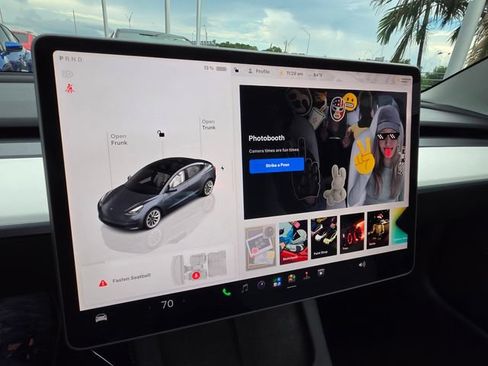 Used 2023 Tesla Model 3 Standard Range RWD image 34