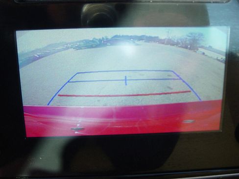 Used 2018 Toyota Corolla LE image 9