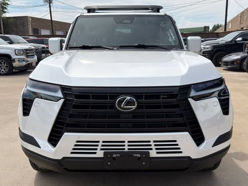 Used 2024 Lexus GX 550 w/ Cold Area Package AWD/4WD image 2