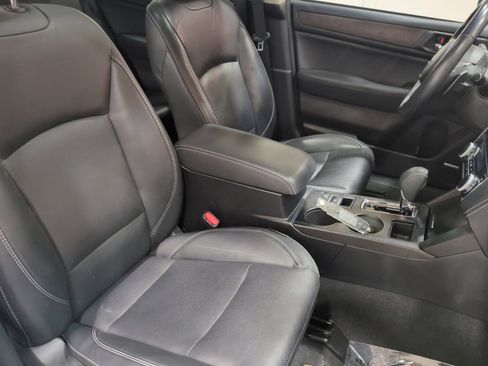 Used 2019 Subaru Outback 2.5i Limited w/ Popular Package #2 AWD/4WD image 10