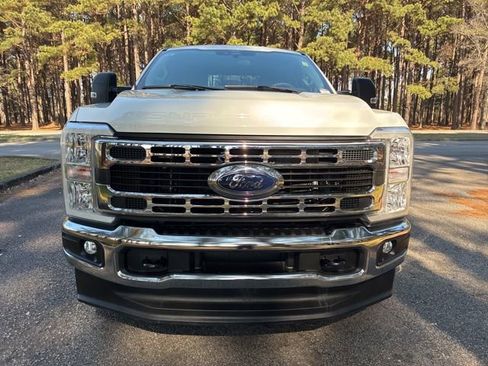 Used 2024 Ford F250 XLT image 9