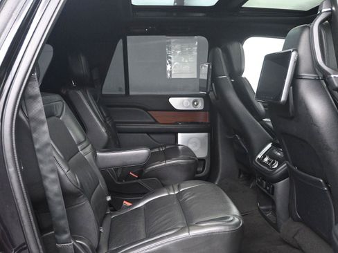 Used 2019 Lincoln Navigator L Reserve w/ Cargo Package image 12