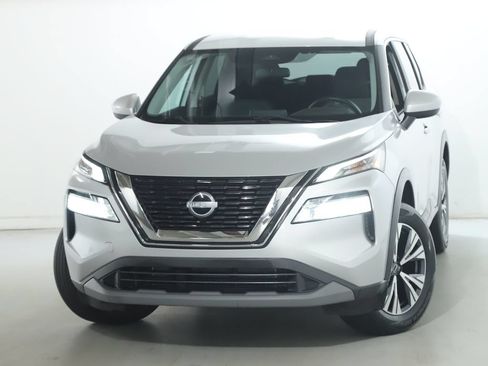 Used 2023 Nissan Rogue SV AWD/4WD image 3