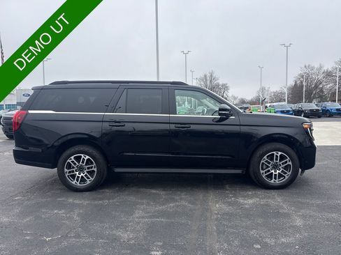 Used 2025 Ford Expedition Max Active AWD/4WD image 5
