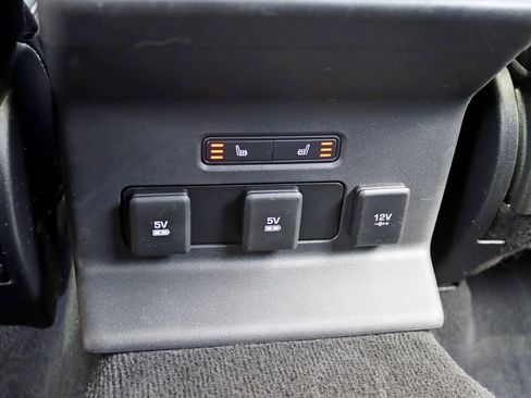 Used 2018 Land Rover Range Rover Velar R-Dynamic SE image 26