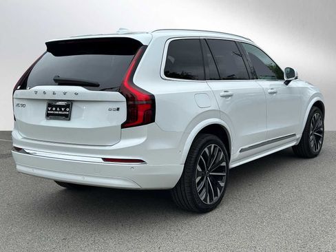 Used 2025 Volvo XC90 B5 Plus w/ Protection Package Premier AWD/4WD image 3