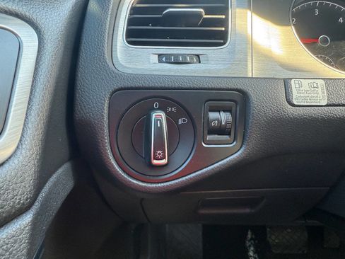 Used 2015 Volkswagen Golf TDI S image 8