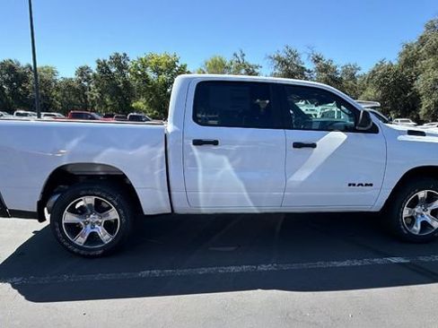 New 2026 RAM 1500 Express AWD/4WD image 3