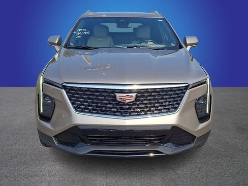 Certified 2025 Cadillac XT4 Premium Luxury FWD image 2