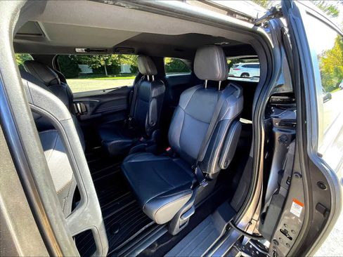 Used 2021 Toyota Sienna XSE image 15