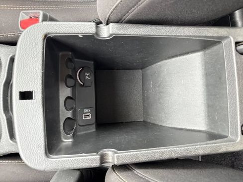Used 2017 Jeep Cherokee Sport AWD/4WD image 26