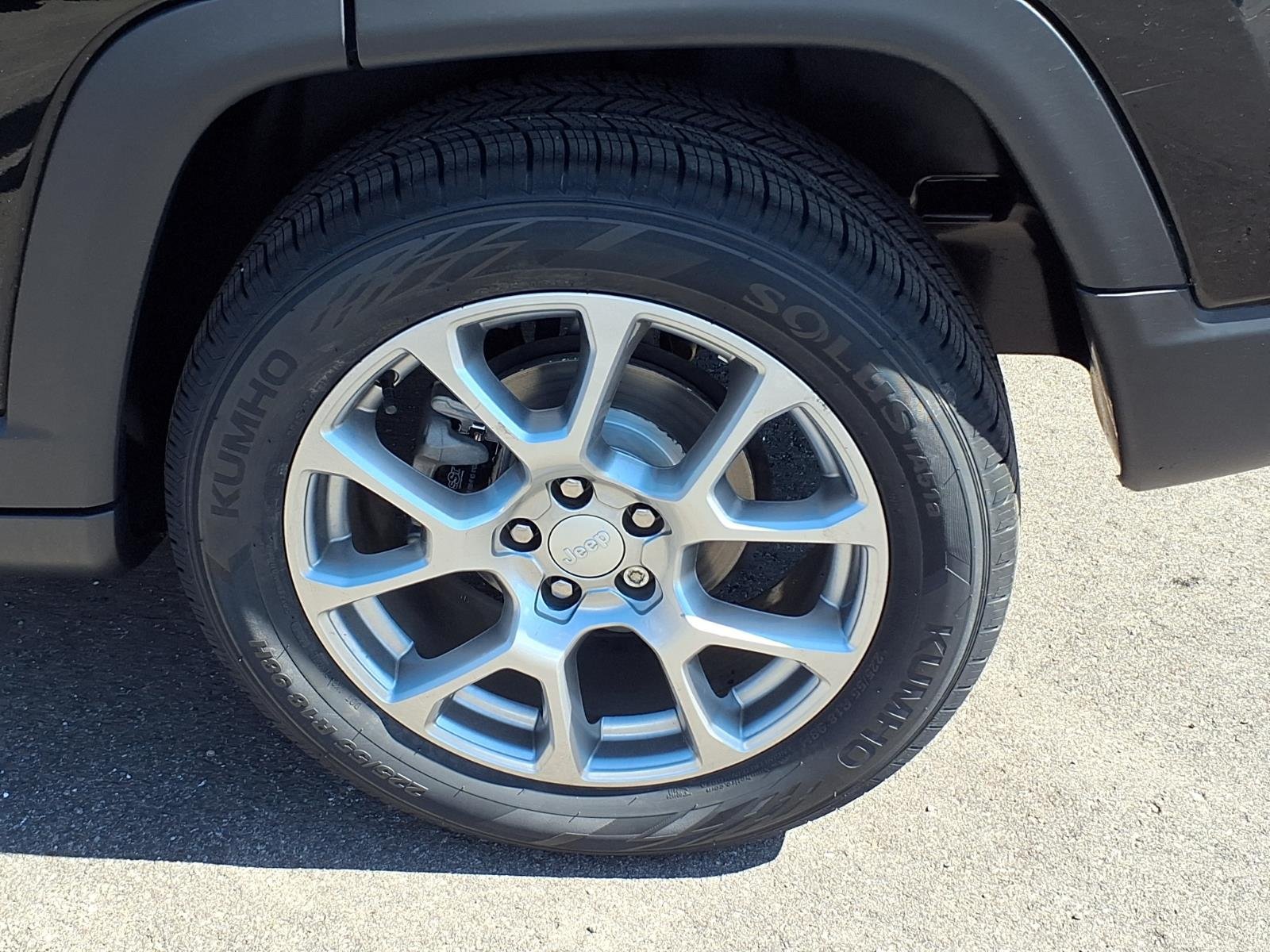 Certified 2023 Jeep Compass Latitude AWD/4WD image 24