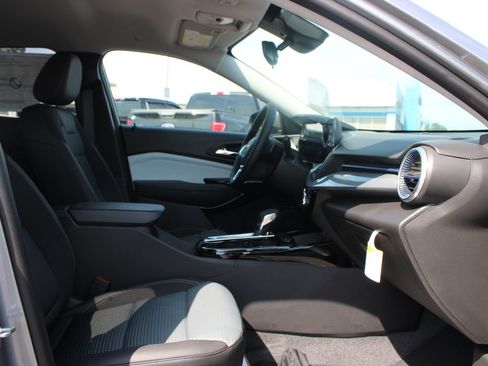 New 2026 Chevrolet Trax LT w/ Driver Confidence Package FWD image 28
