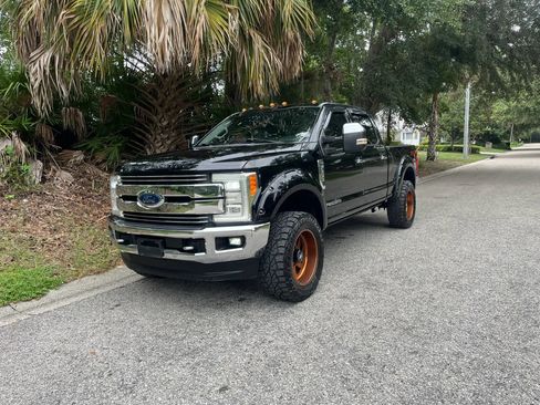 Used 2017 Ford F250 Lariat w/ Lariat Ultimate Package AWD/4WD image 6