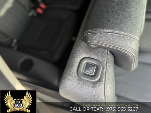 Used 2015 Mercedes-Benz GL 450 4MATIC w/ Lighting Package image 33