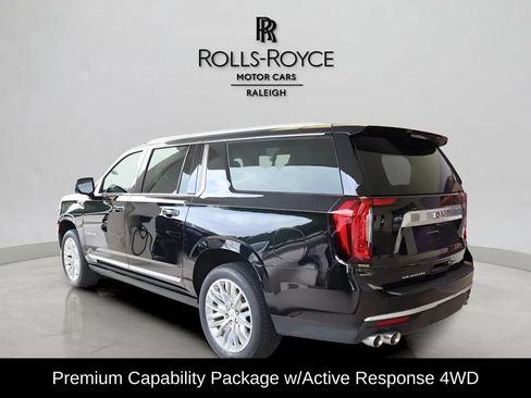 Used 2023 GMC Yukon XL Denali w/ Advanced Technology Package AWD/4WD image 6