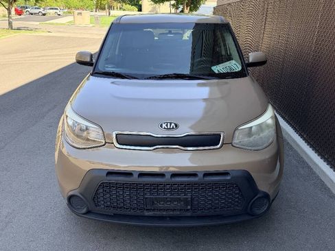 Used 2015 Kia Soul FWD image 4