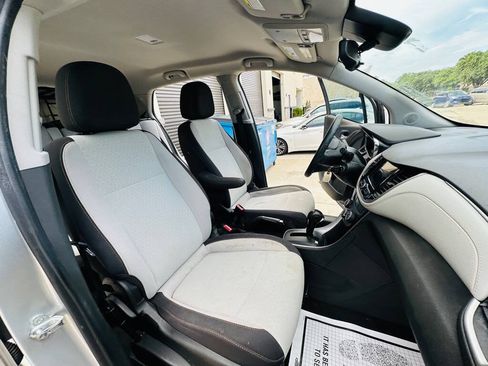 Used 2019 Chevrolet Trax LS w/ Tint and Cruise Package FWD image 21
