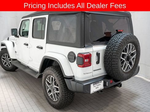 Used 2025 Jeep Wrangler Unlimited Sahara AWD/4WD image 3