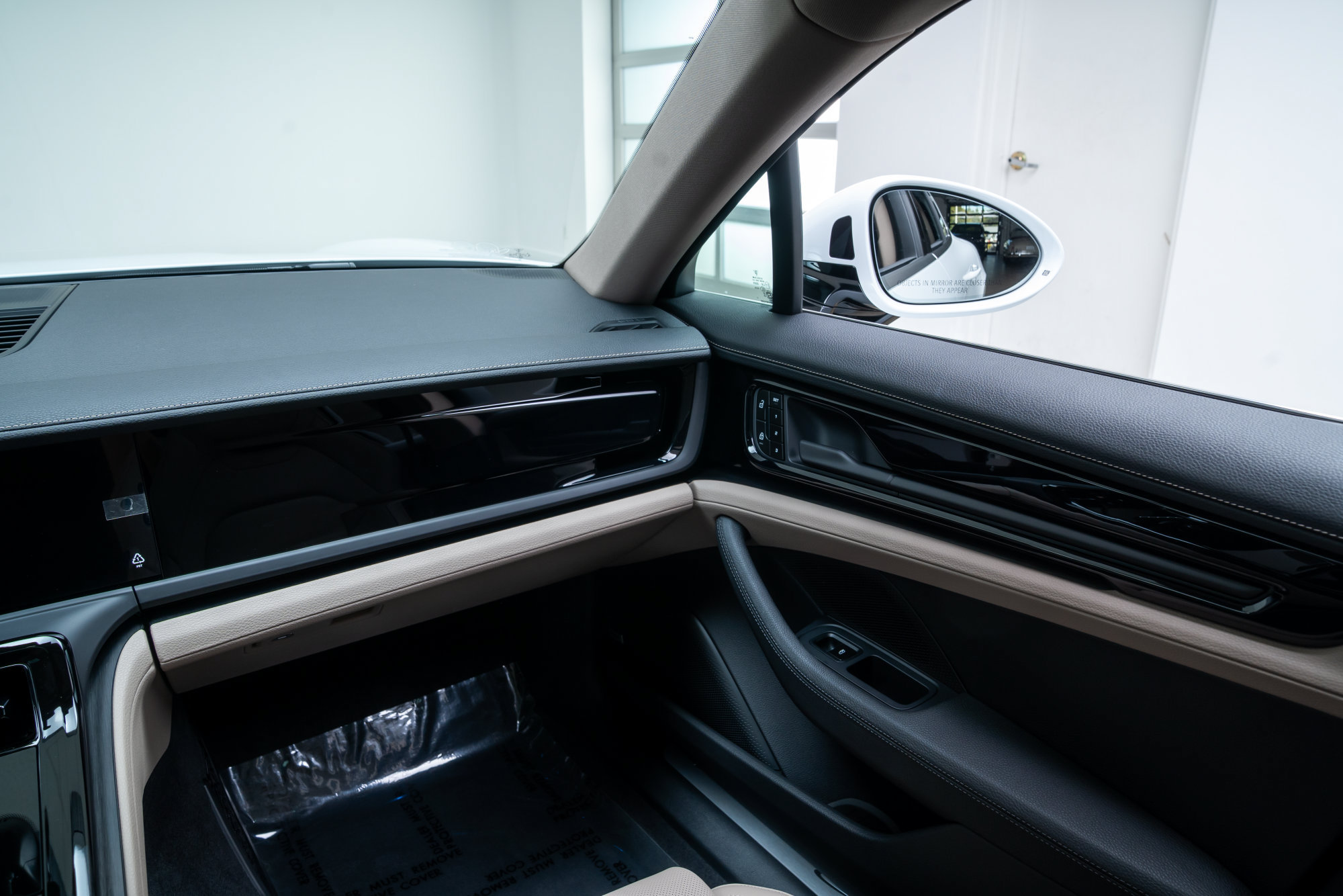 Used 2026 Porsche Panamera 4 E-Hybrid AWD/4WD image 12