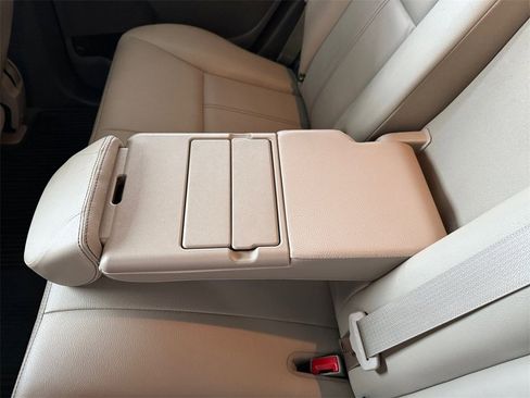 Used 2013 Ford Edge SEL image 28