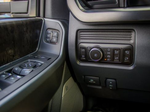 New 2026 Ford F250 Lariat w/ Black Appearance Package image 50