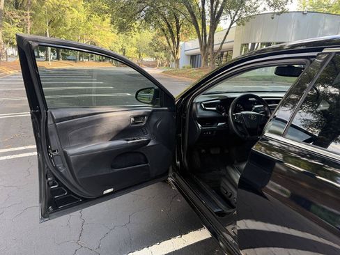 Used 2013 Toyota Avalon XLE Touring FWD image 9