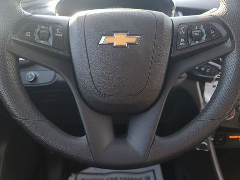 Used 2022 Chevrolet Trax LS w/ Tint and Cruise Package image 27