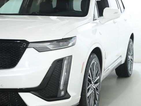 Used 2025 Cadillac XT6 Sport AWD/4WD image 4