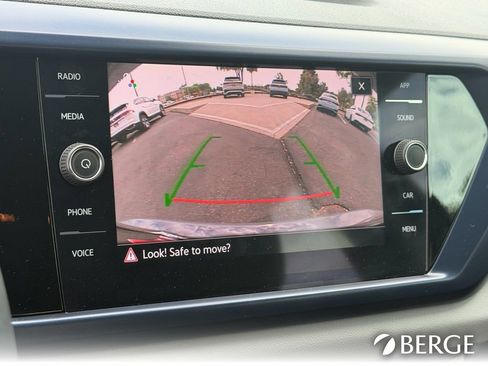 Used 2022 Volkswagen Taos SE image 28